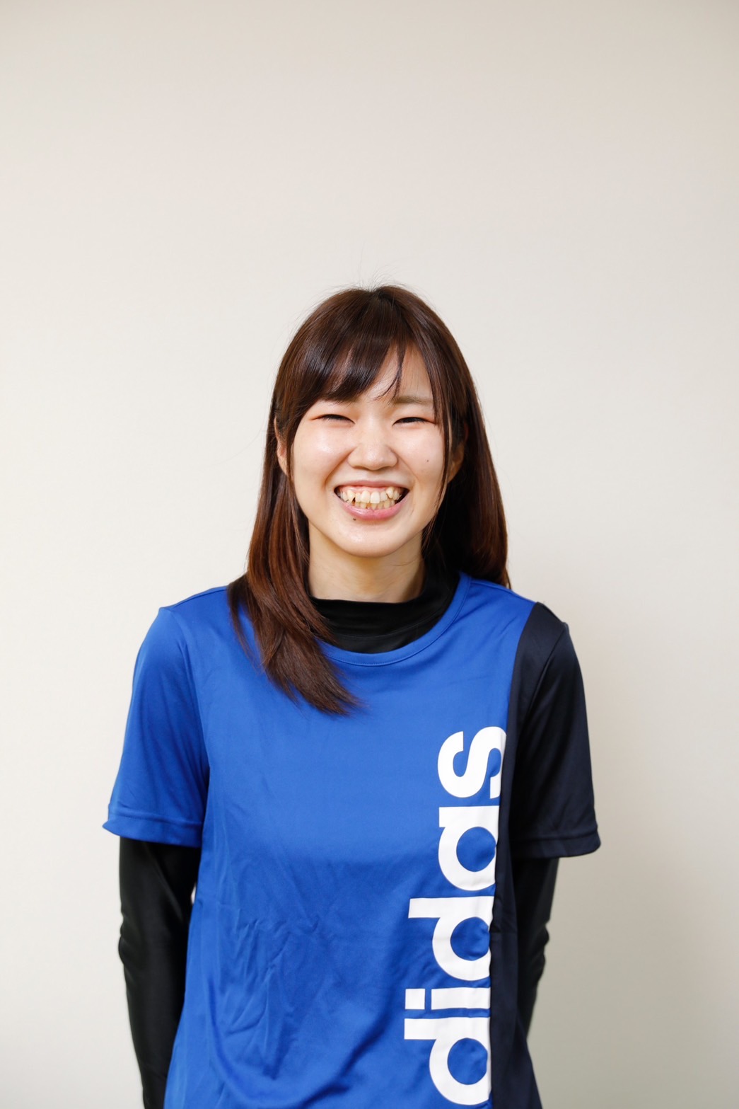 笑顔でストレッチをサポートするボディパートナー